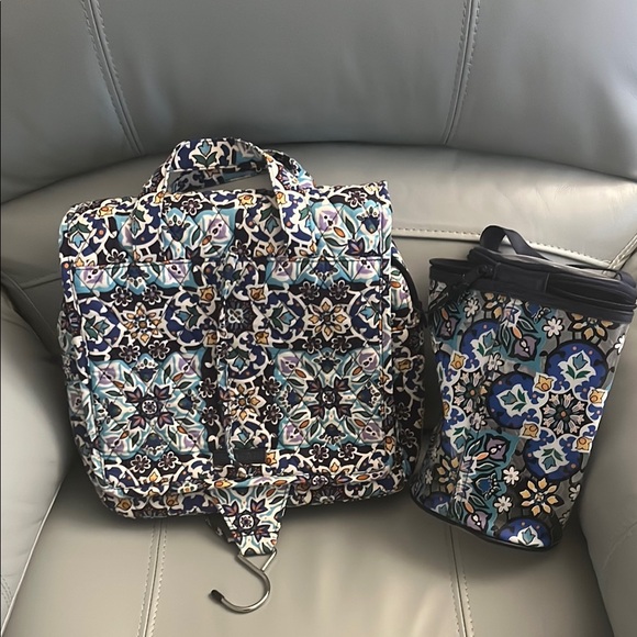 Vera Bradley Travel bundle- hang up, toiletry bag and lotion bottle bag - Picture 4 of 4